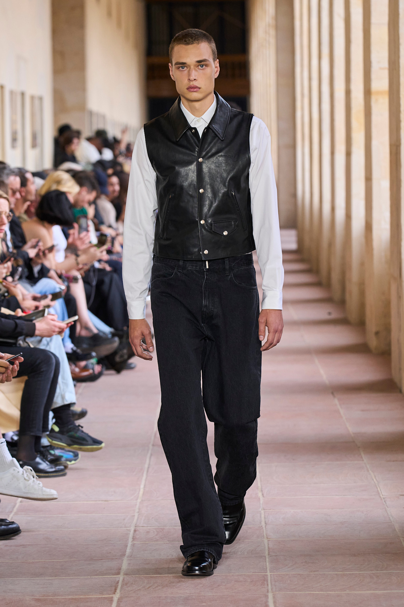 Givenchy m S24 039