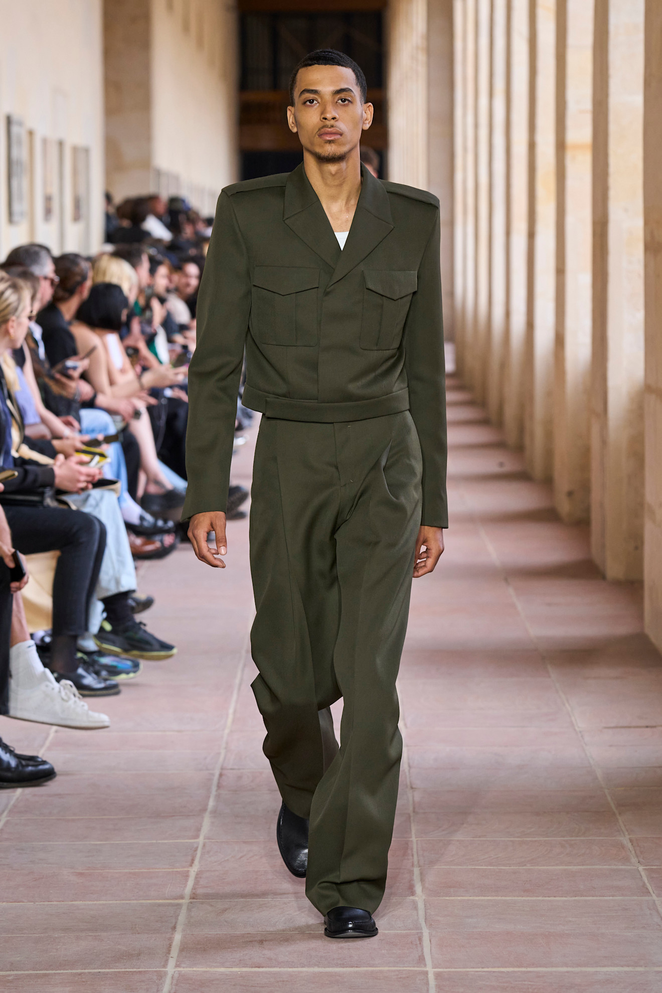 Givenchy m S24 044