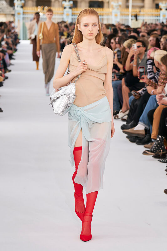 Givenchy S24 011