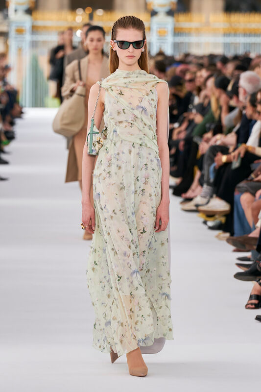 Givenchy S24 017