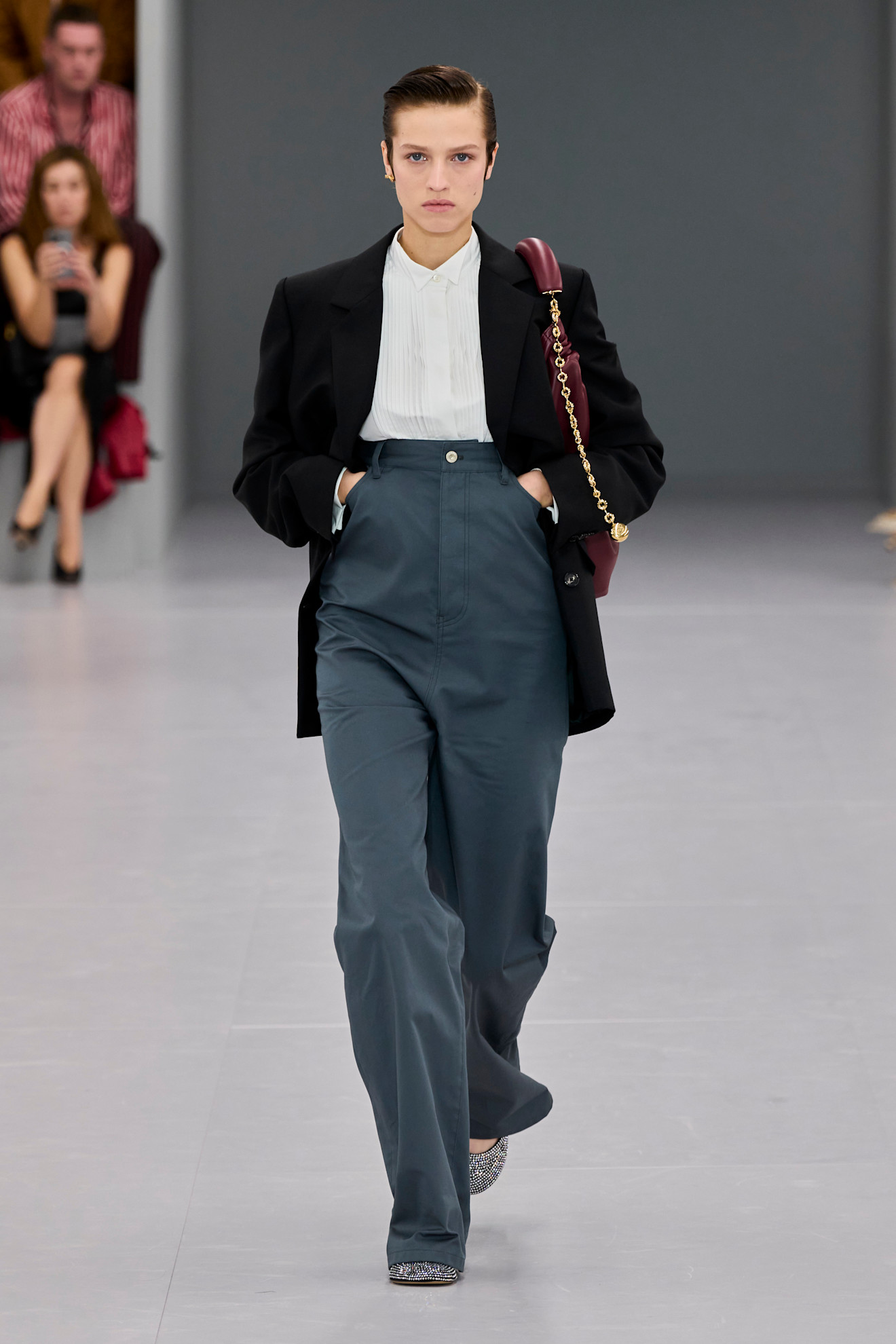 Loewe S24 005