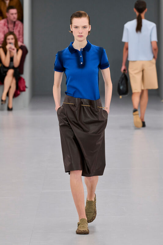 Loewe S24 019