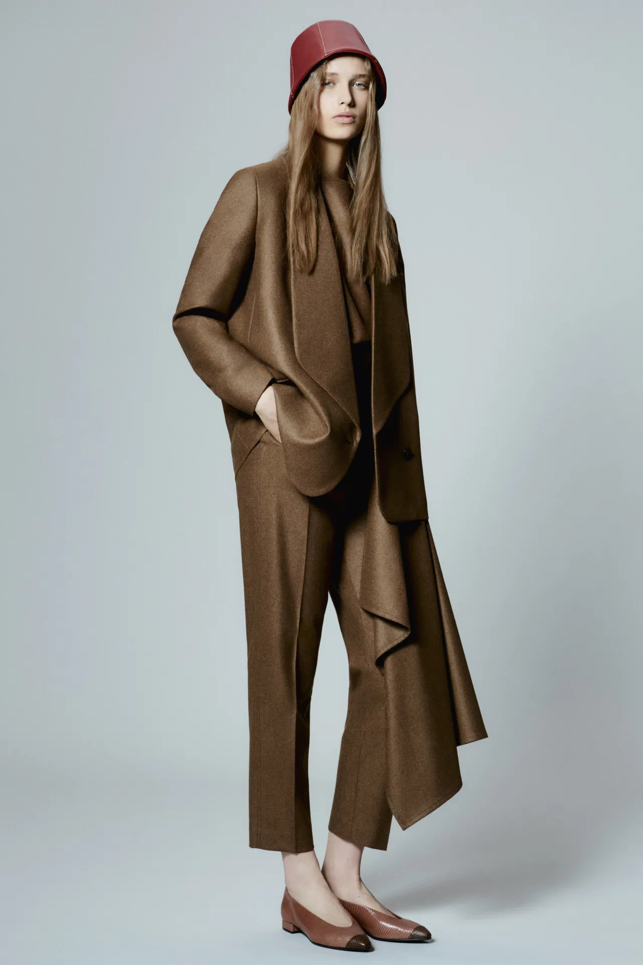 00005-loro-piana-spring-2024-ready-to-wear-credit-brand_22_11zon