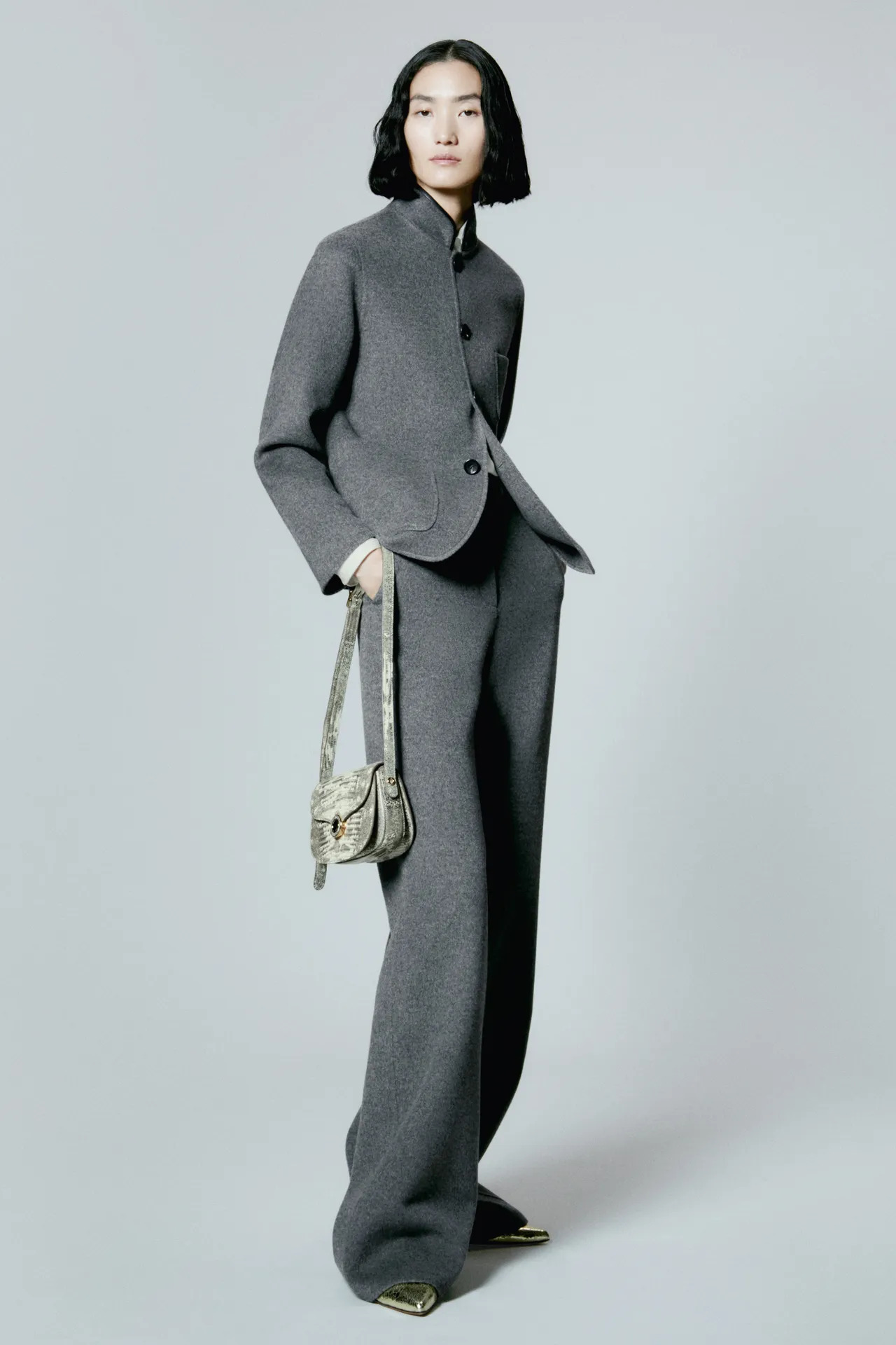 00019-loro-piana-spring-2024-ready-to-wear-credit-brand_6_11zon