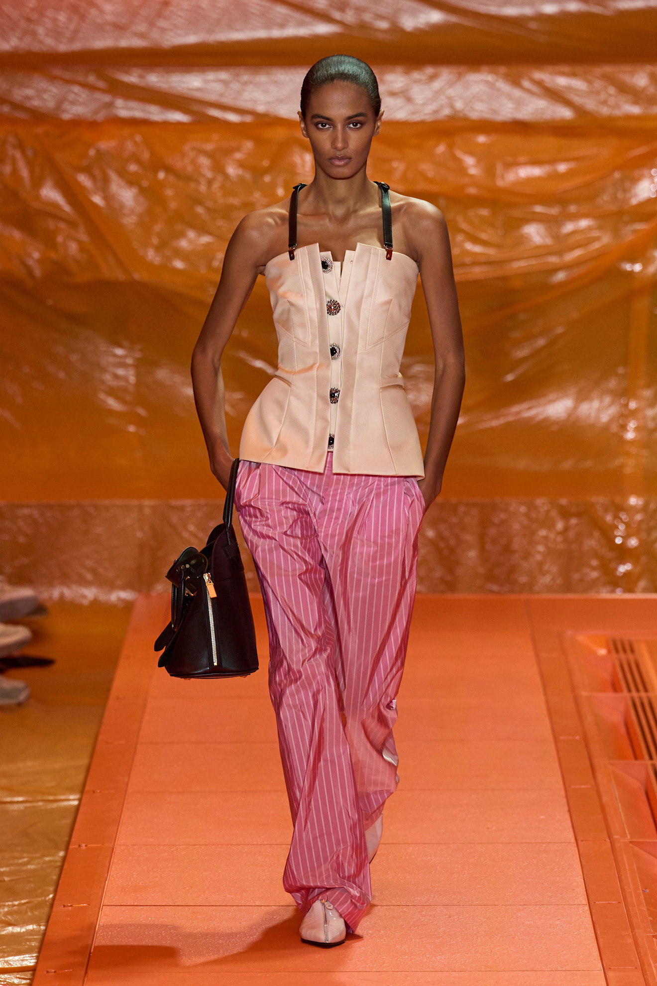 Vuitton S24 012