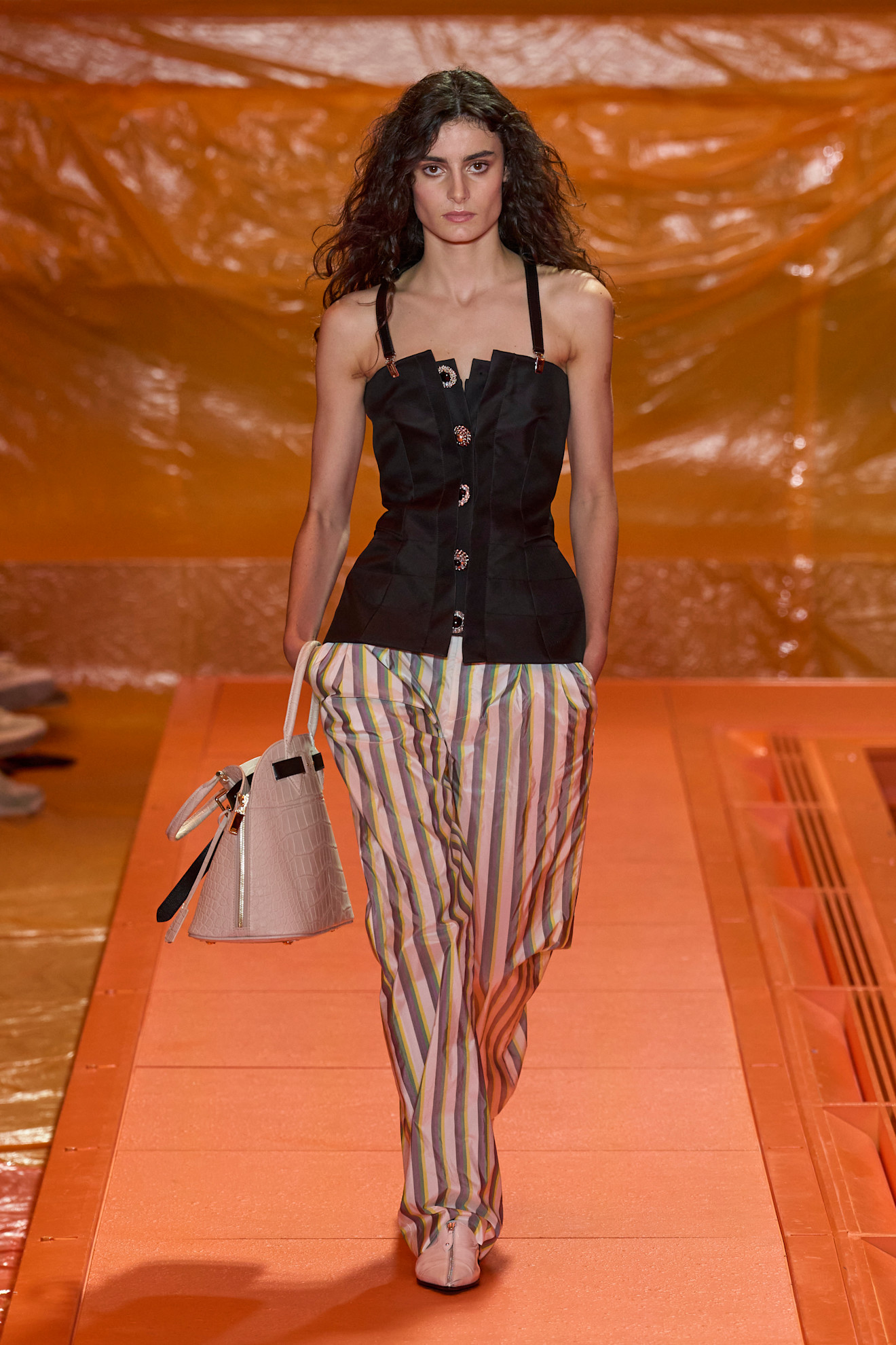 Vuitton S24 013