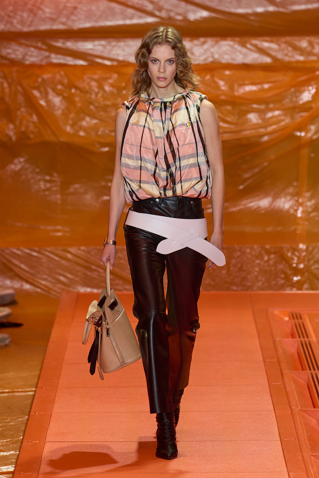 Vuitton S24 015