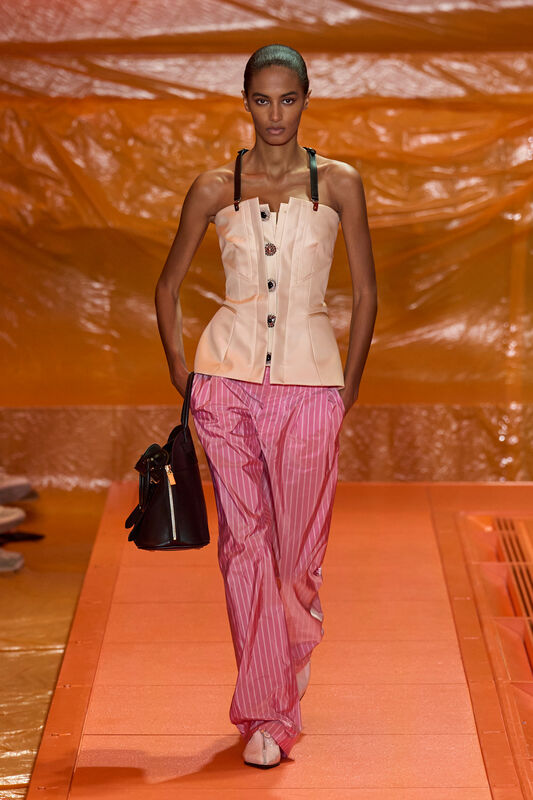 Vuitton S24 012