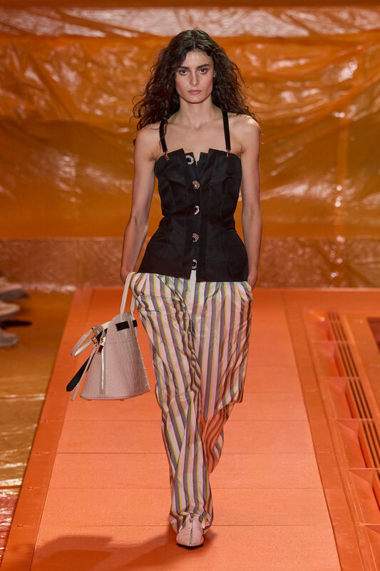 Vuitton S24 013