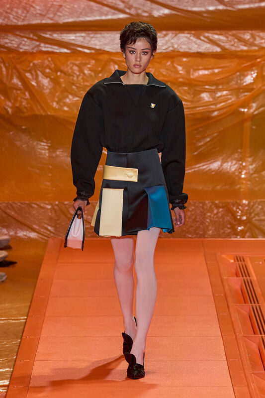 Vuitton S24 020
