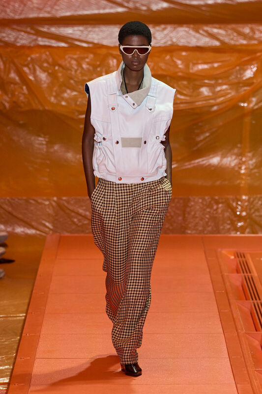 Vuitton S24 032