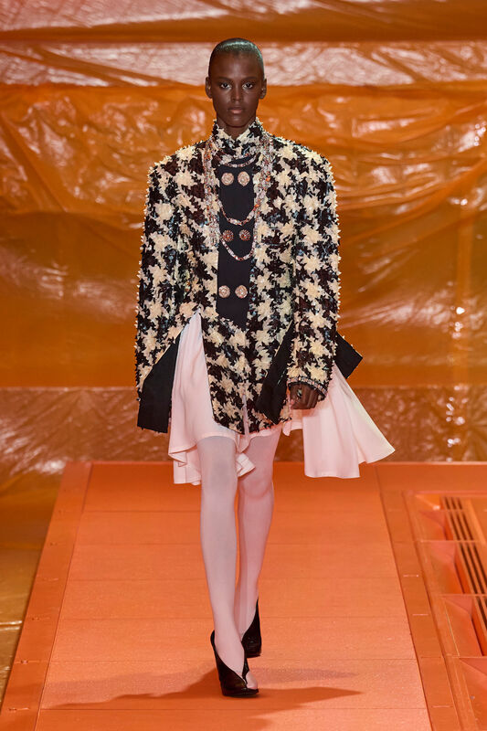 Vuitton S24 046