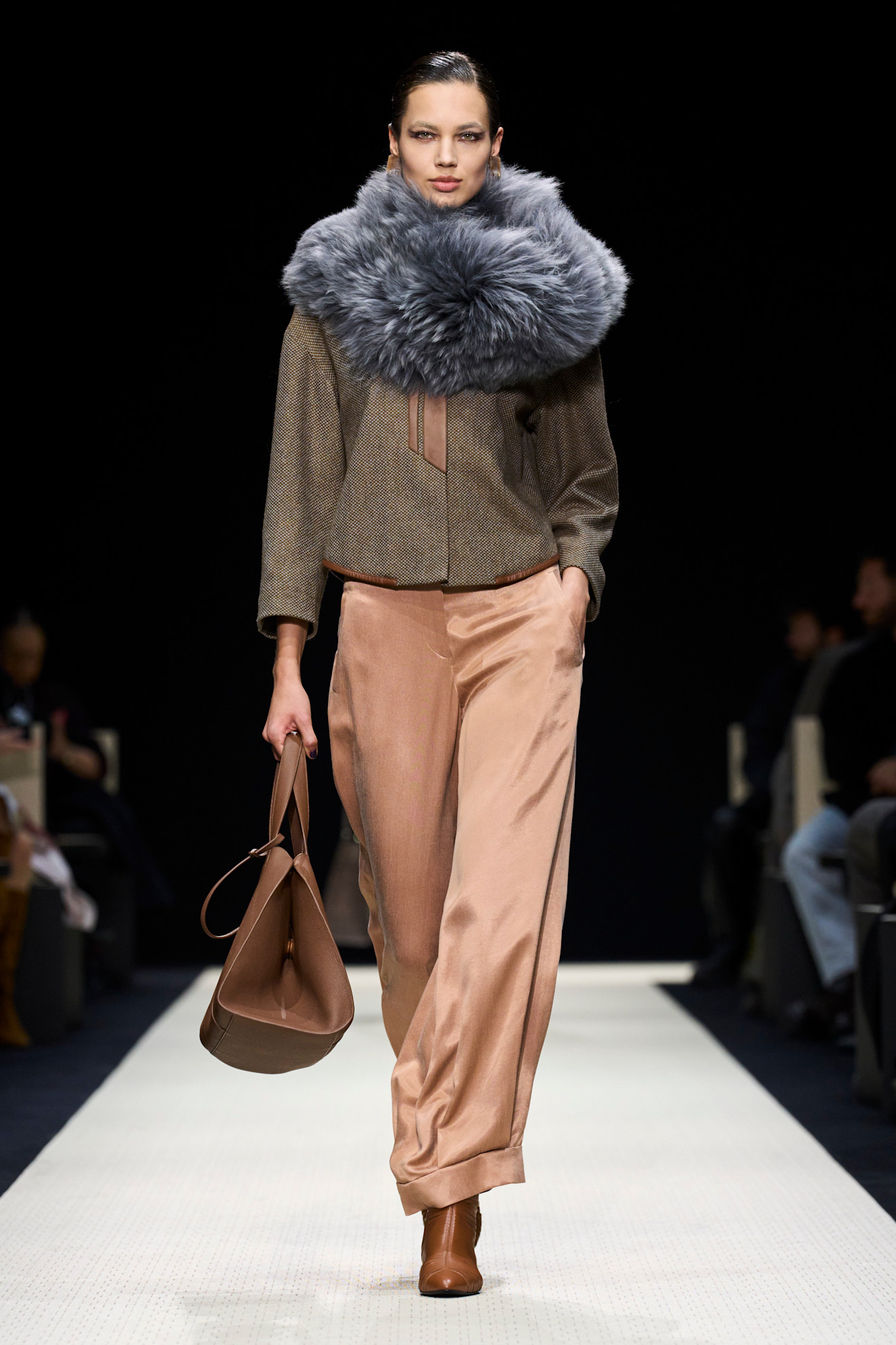 Giorgio Armani F25 001