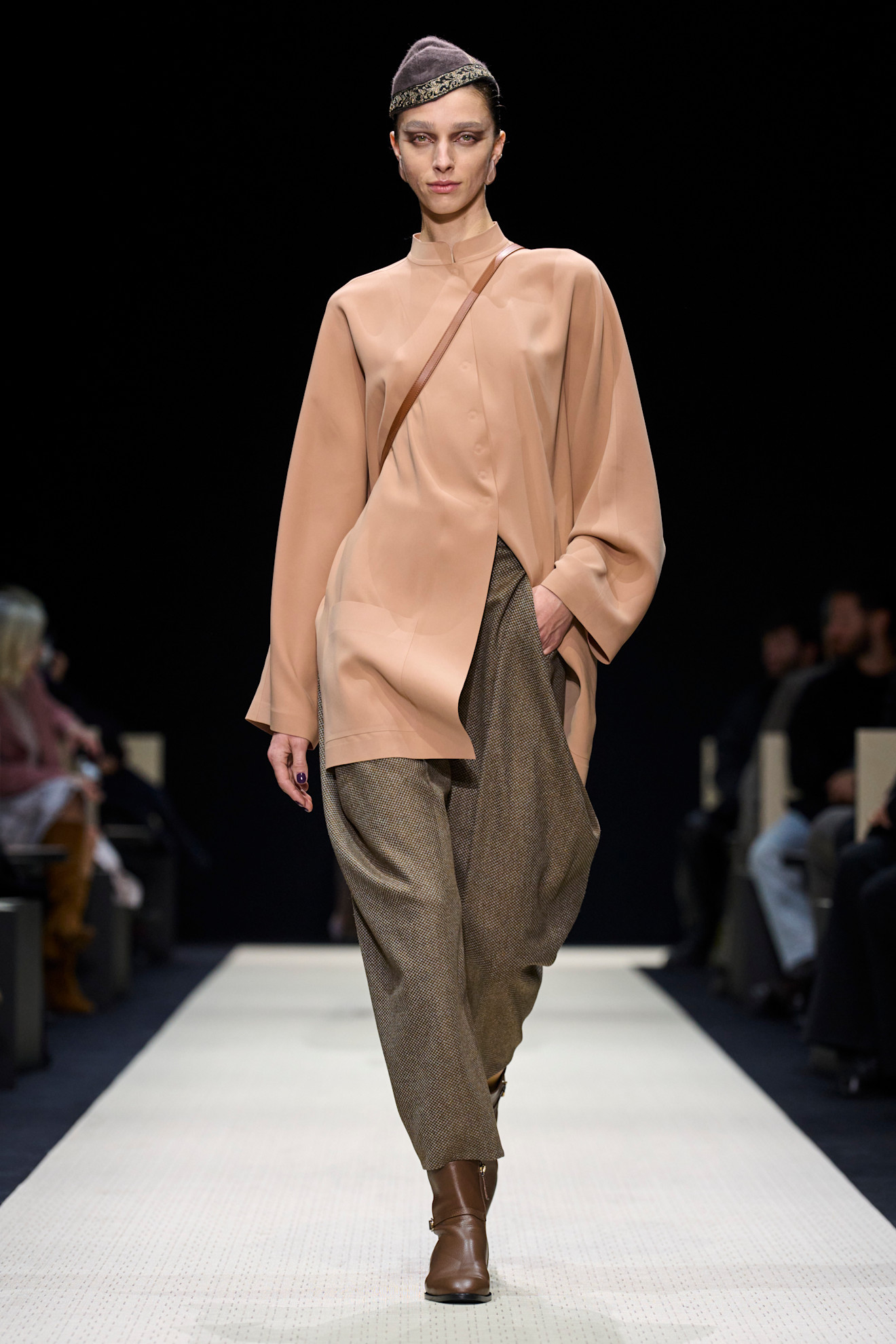 Giorgio Armani F25 004