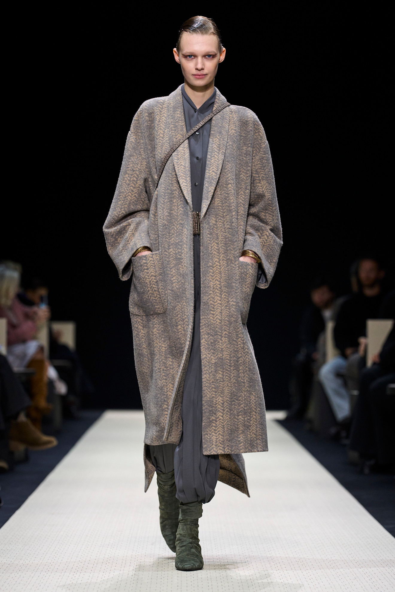 Giorgio Armani F25 013