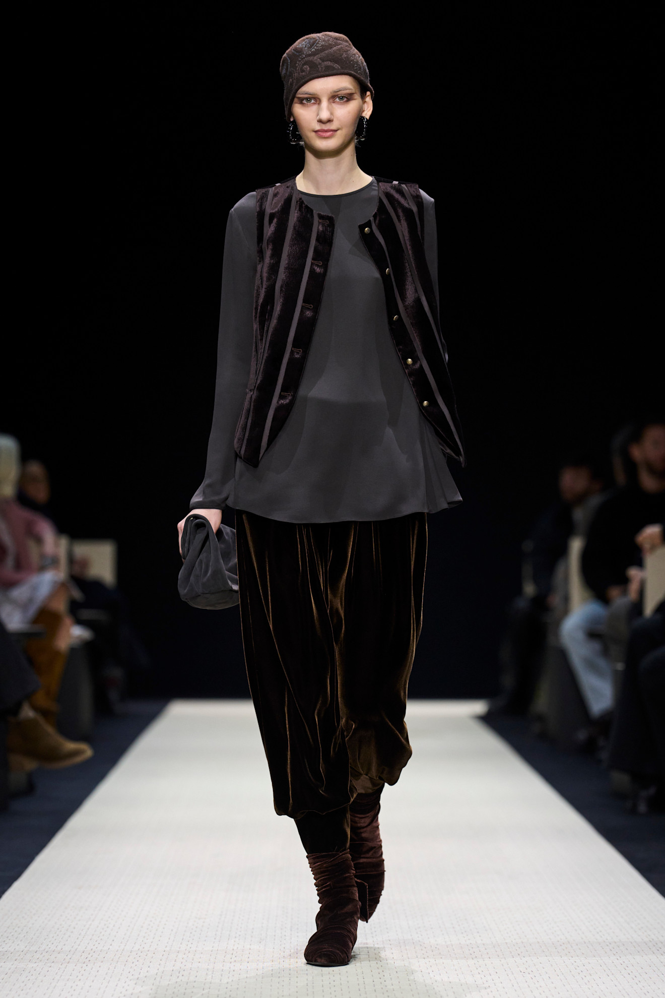Giorgio Armani F25 019