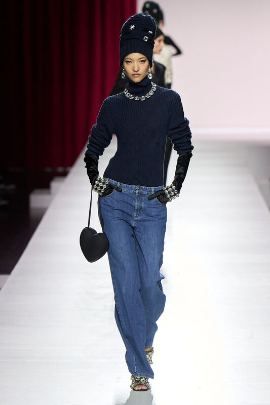Moschino S24 004