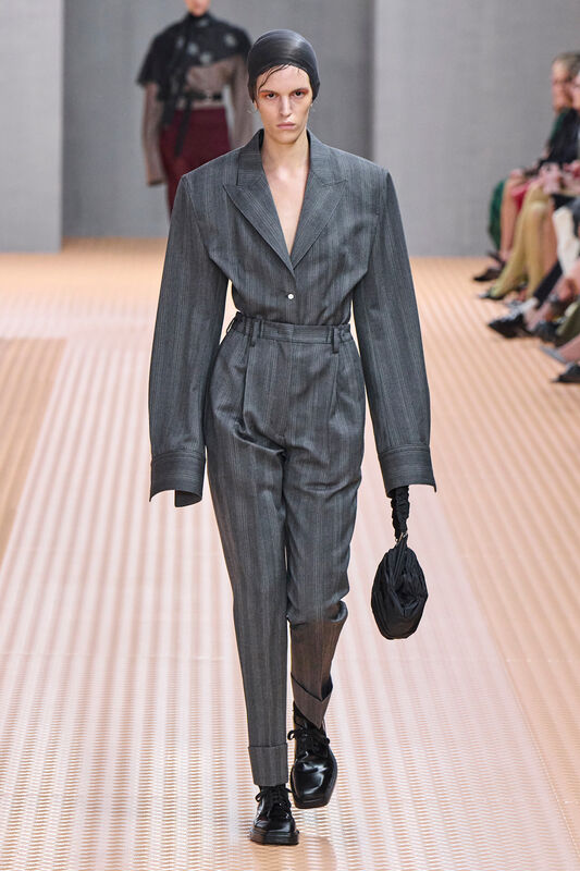 Prada S24 007