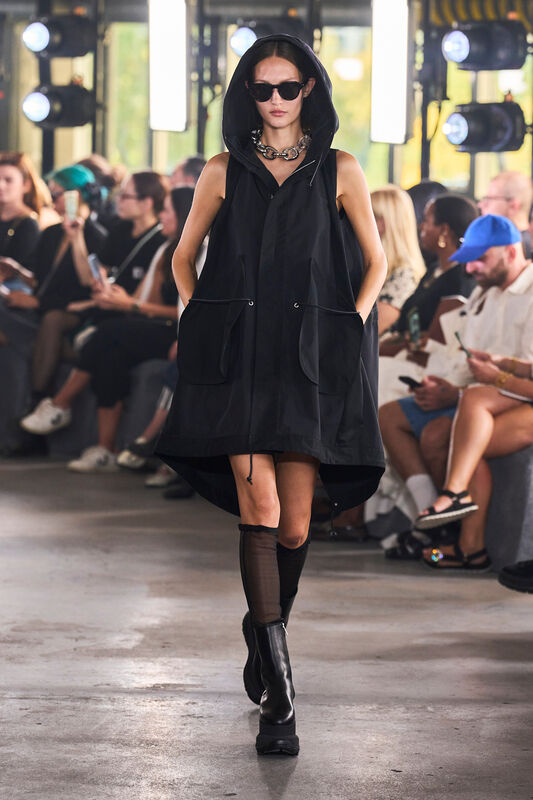 Sacai S24 009