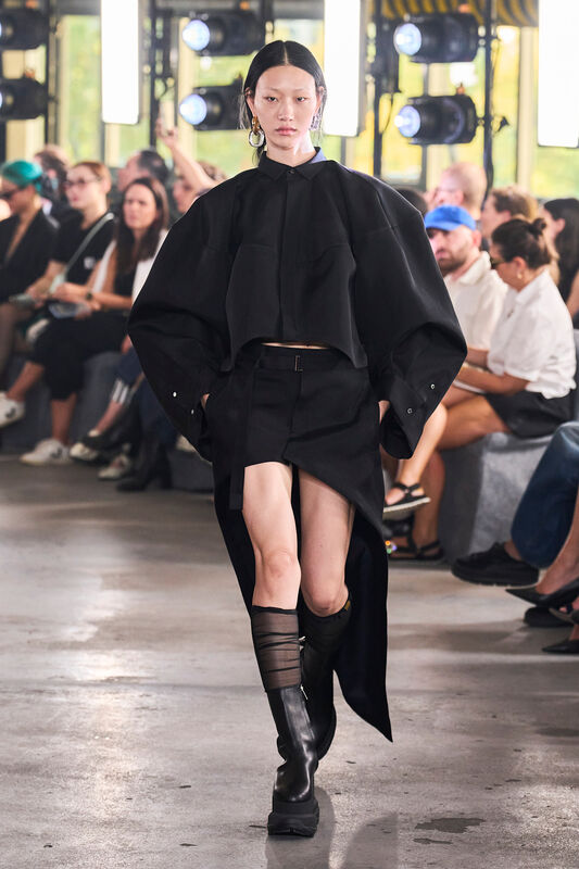 Sacai S24 010
