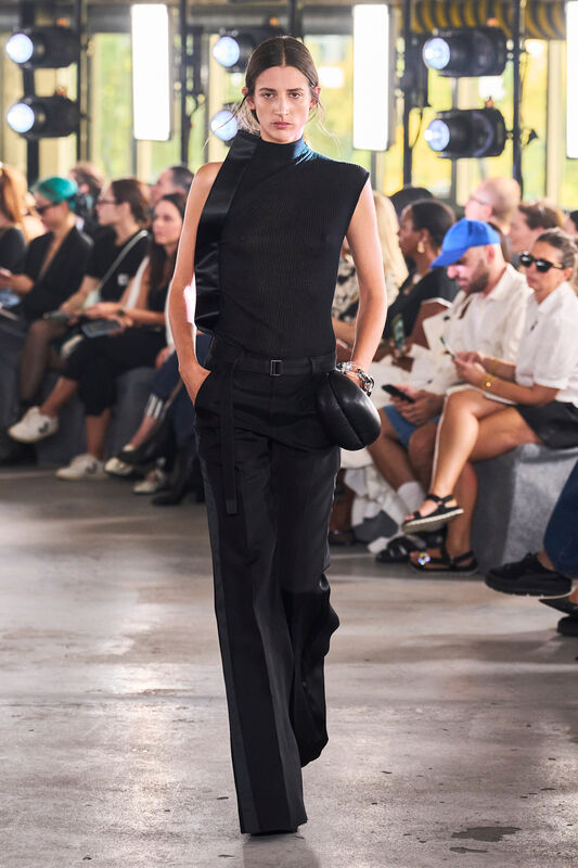 Sacai S24 011
