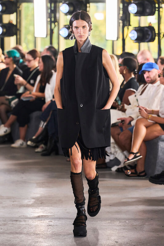 Sacai S24 035