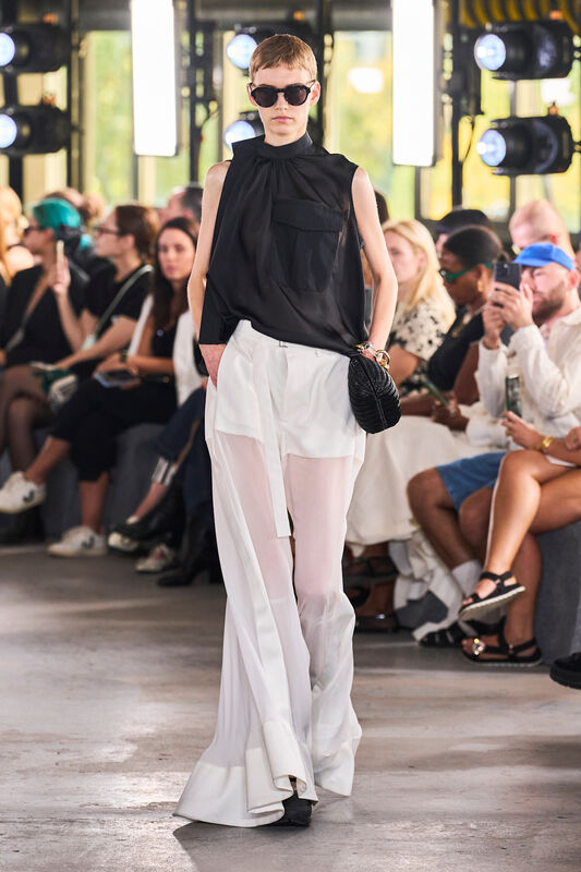 Sacai S24 046