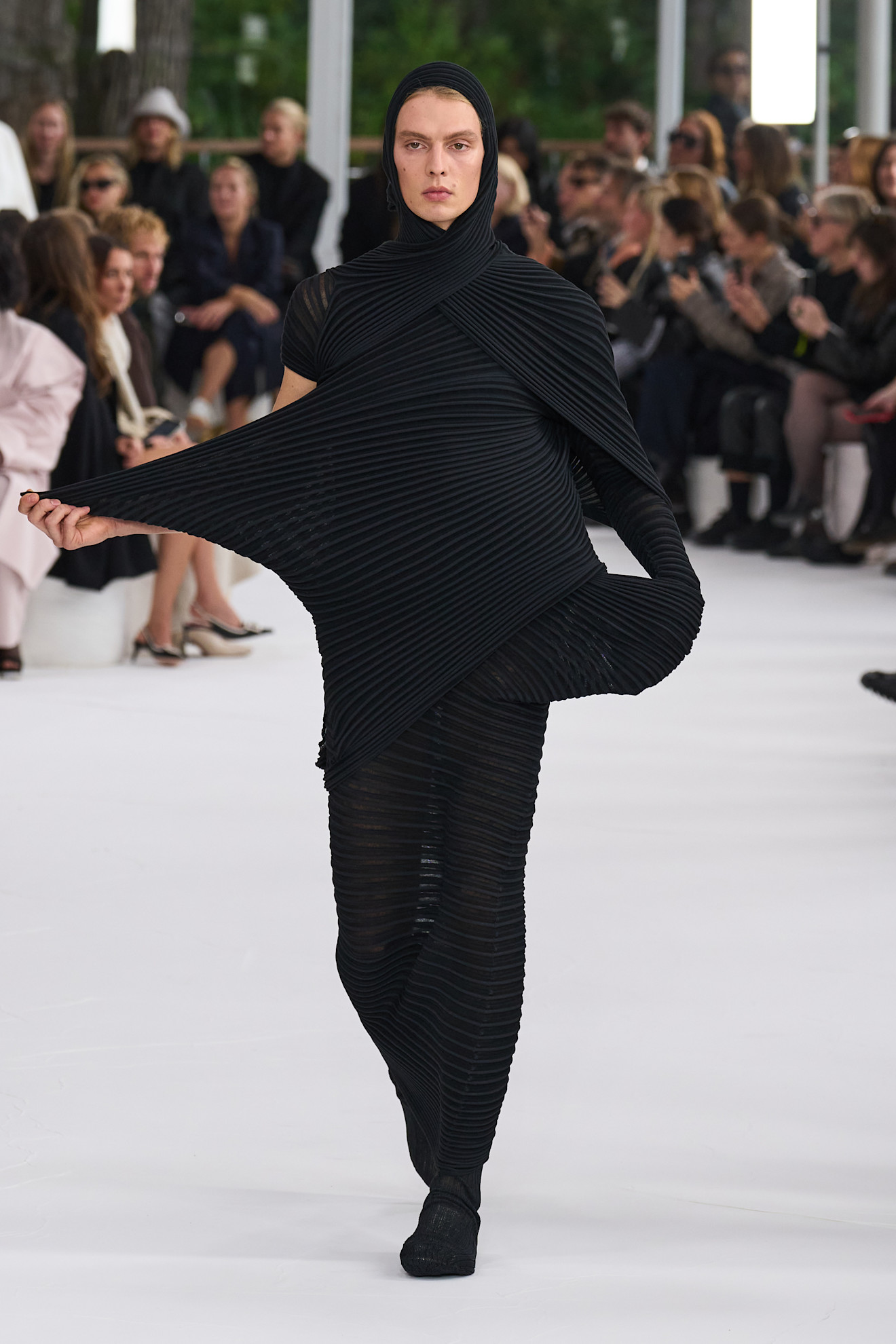 Miyake S25 025