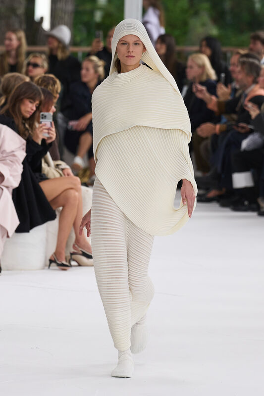 Miyake S25 024