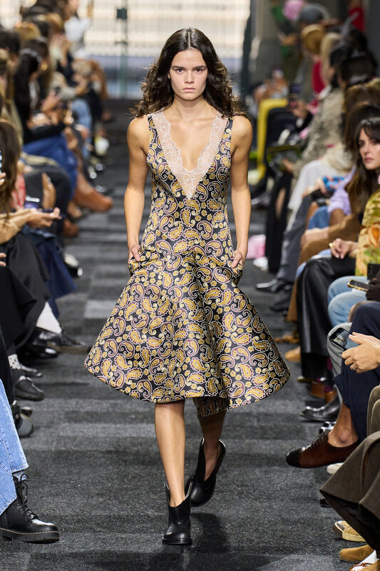 JW Anderson S25 009