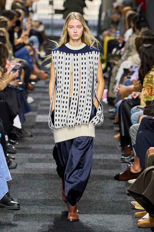 JW Anderson S25 012