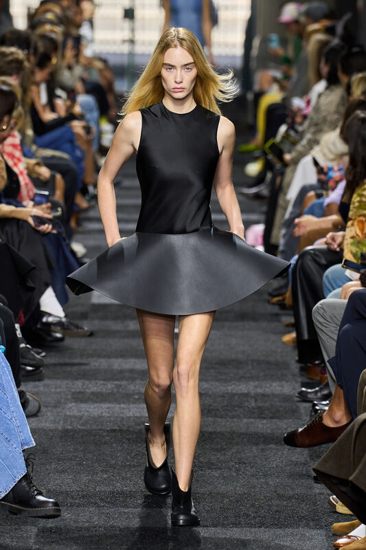 JW Anderson S25 022