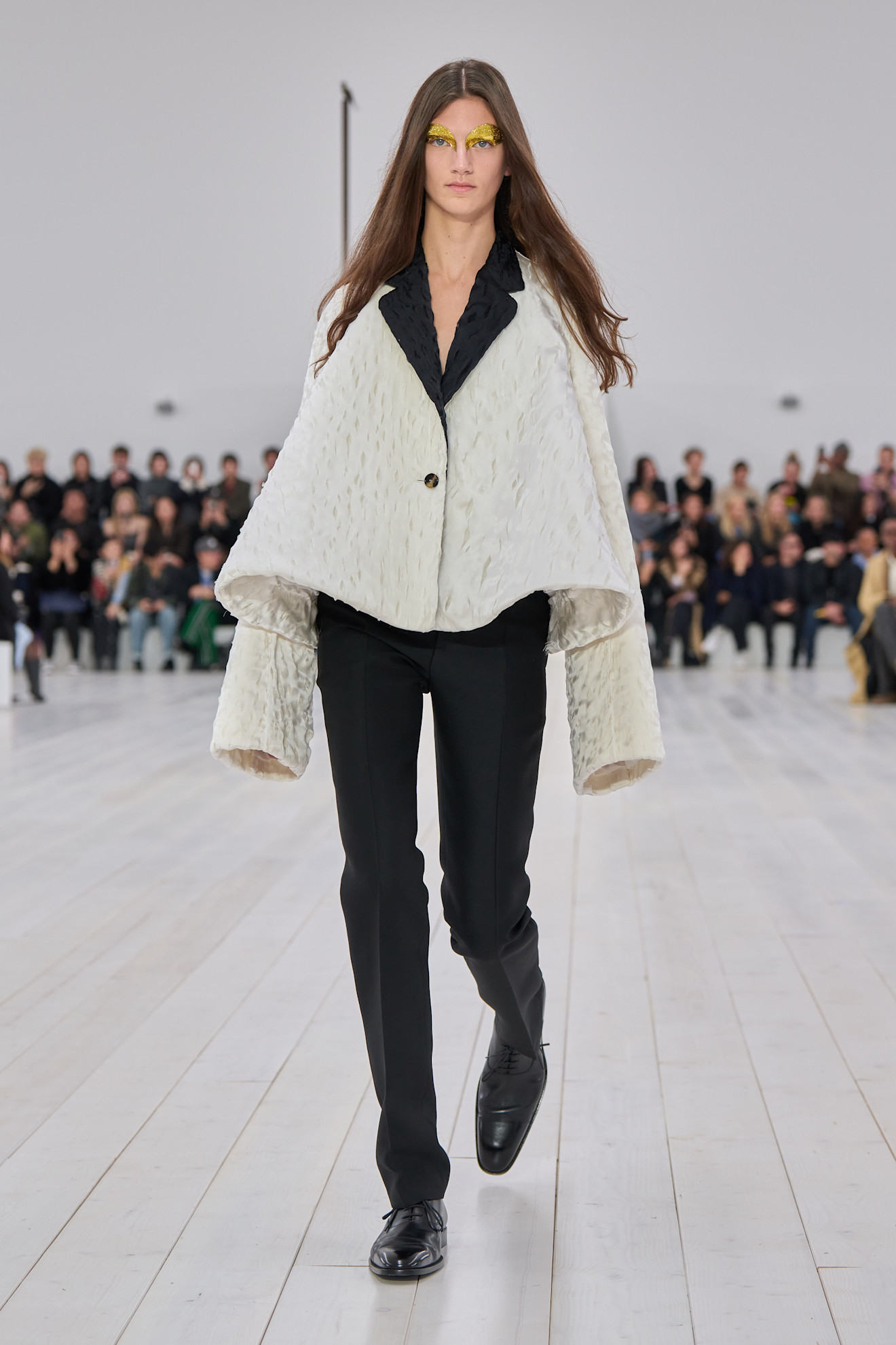 Loewe S25 013
