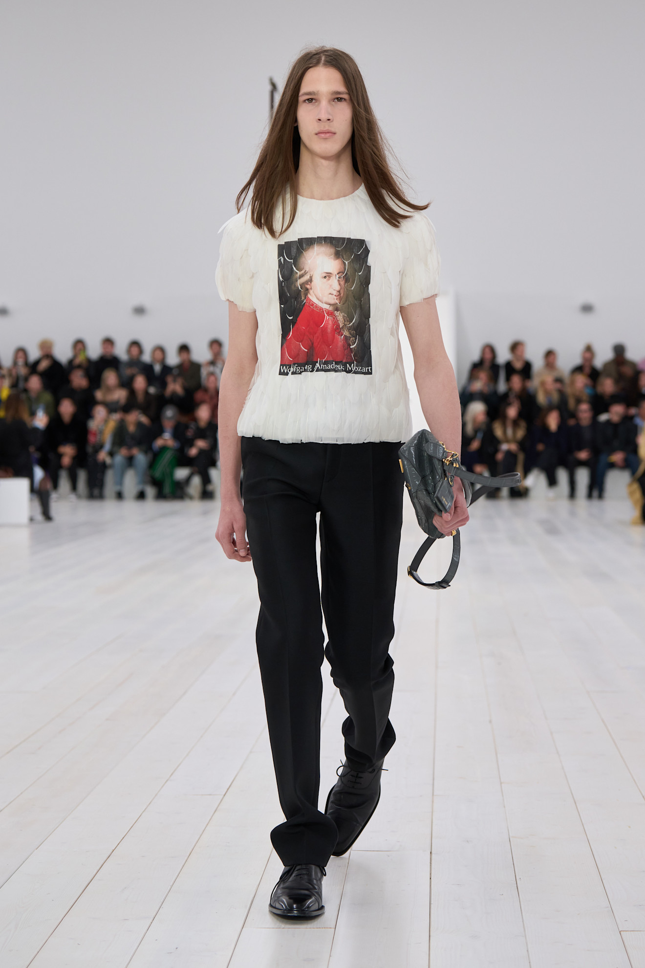 Loewe S25 014