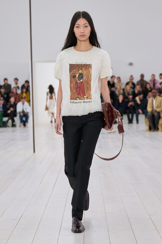 Loewe S25 050