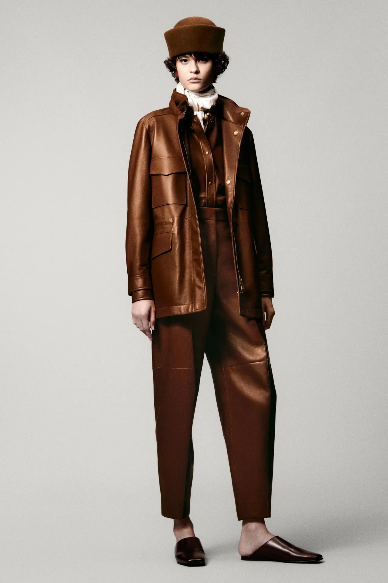 00001-loro-piana-spring-2025-ready-to-wear-credit-brand_24_11zon
