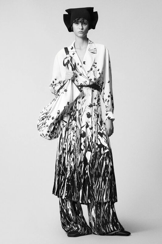 00032-loro-piana-spring-2025-ready-to-wear-credit-brand_36_11zon