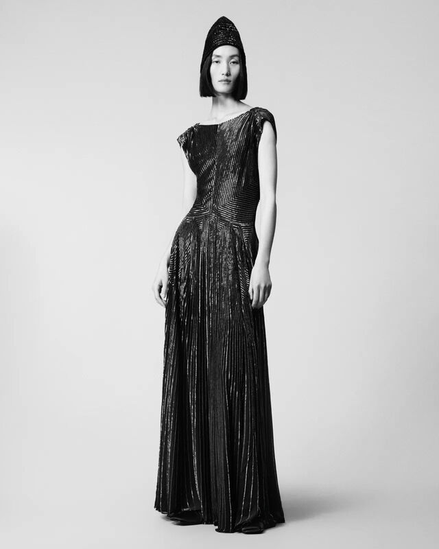 00045-loro-piana-spring-2025-ready-to-wear-credit-brand_23_11zon