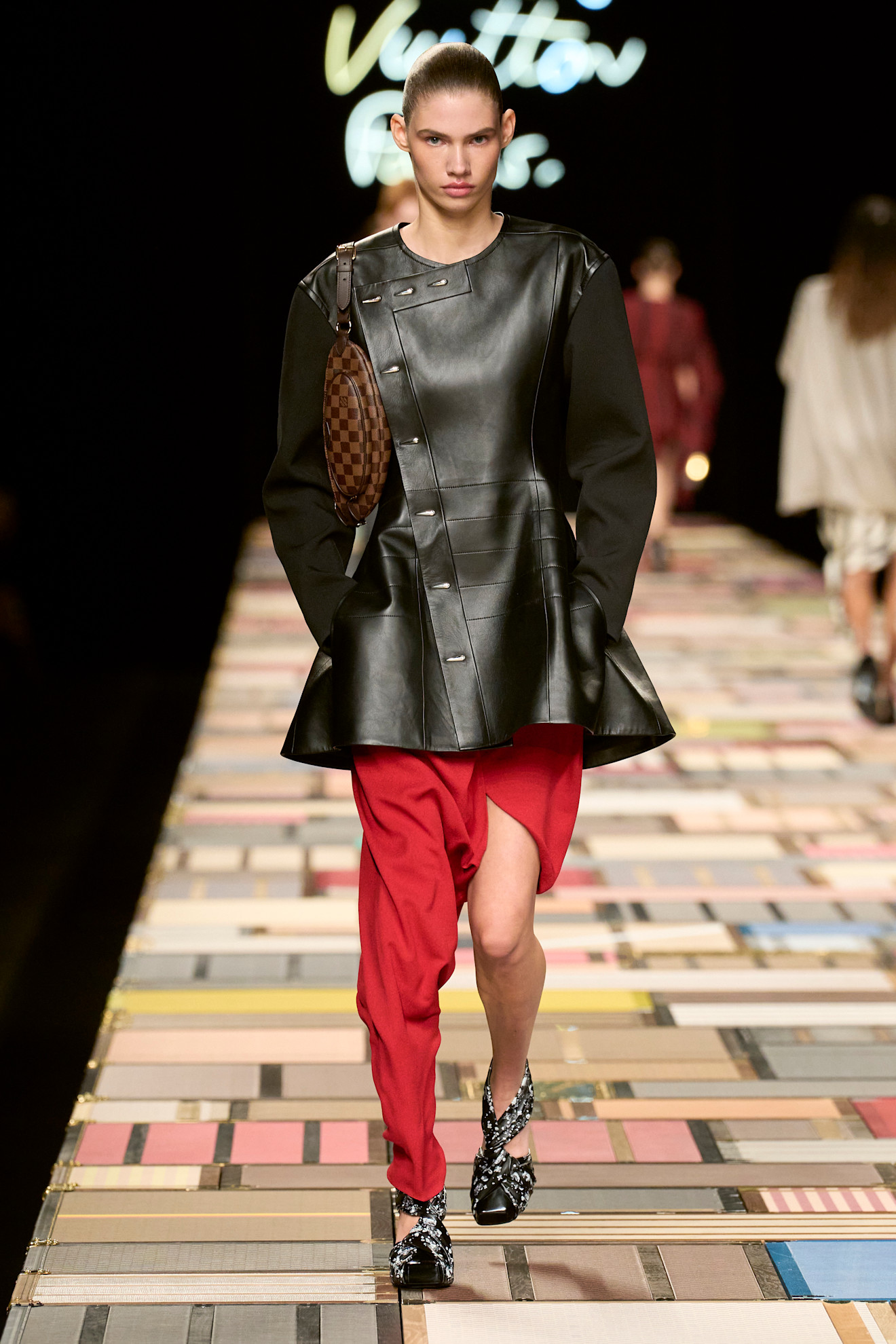 Vuitton S25 045