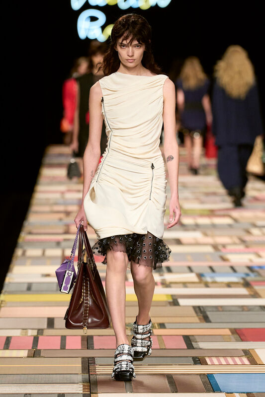 Vuitton S25 032