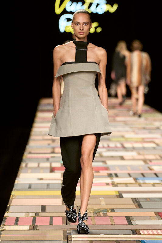Vuitton S25 043