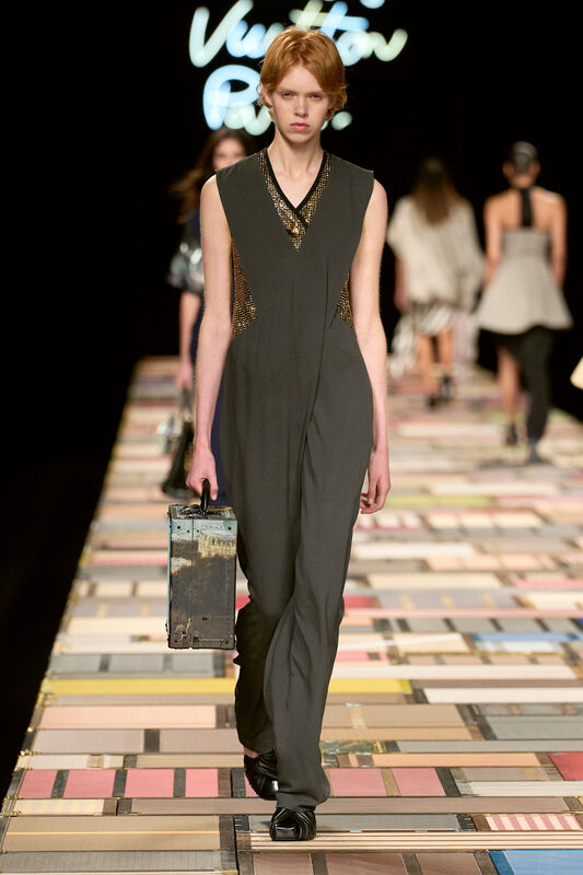 Vuitton S25 046