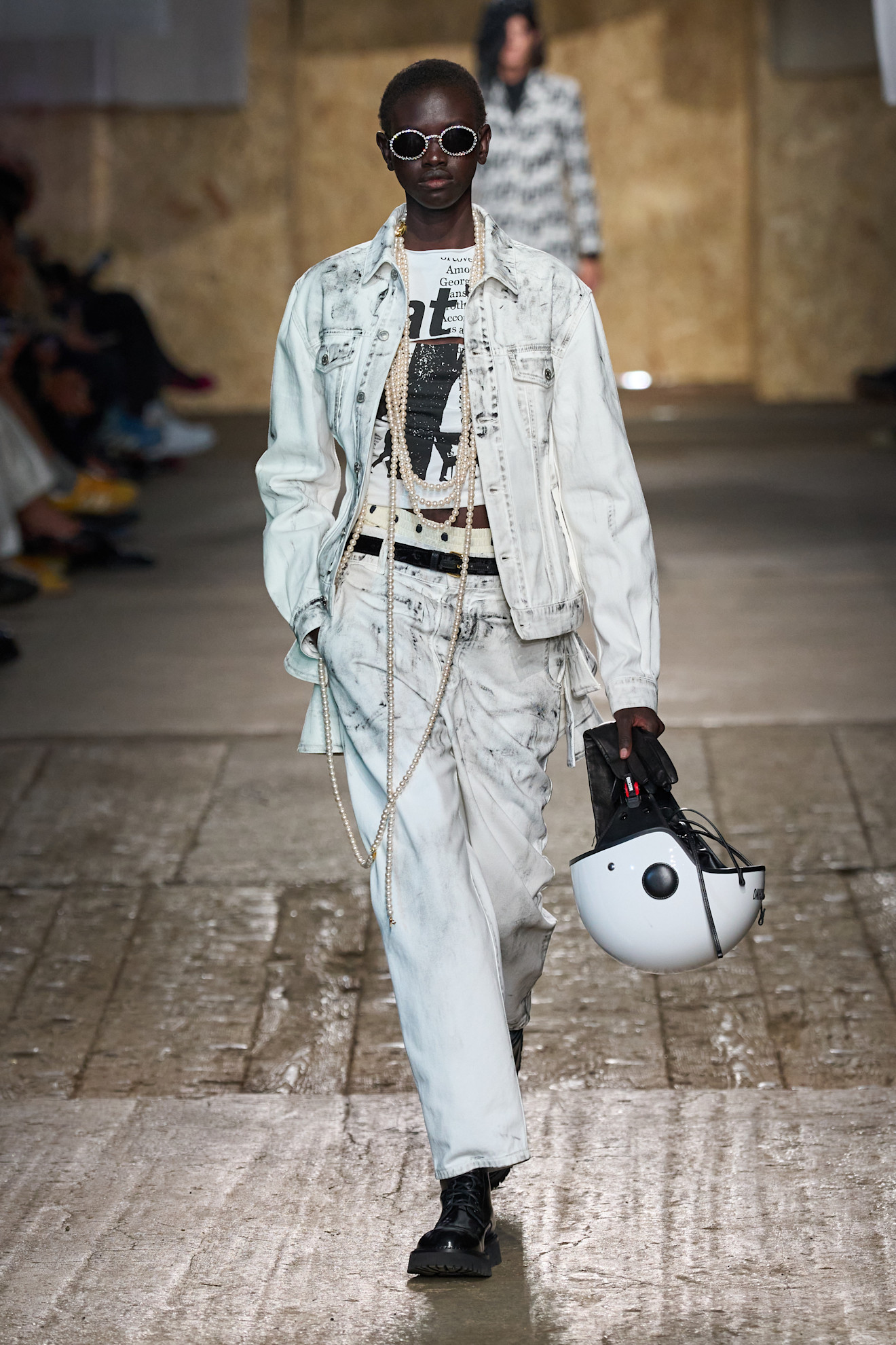 Moschino S25 014