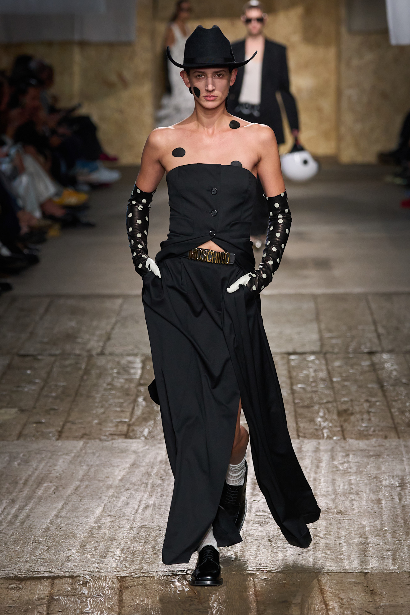 Moschino S25 028