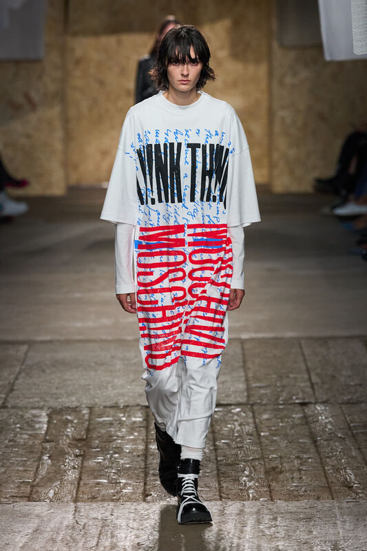 Moschino S25 010