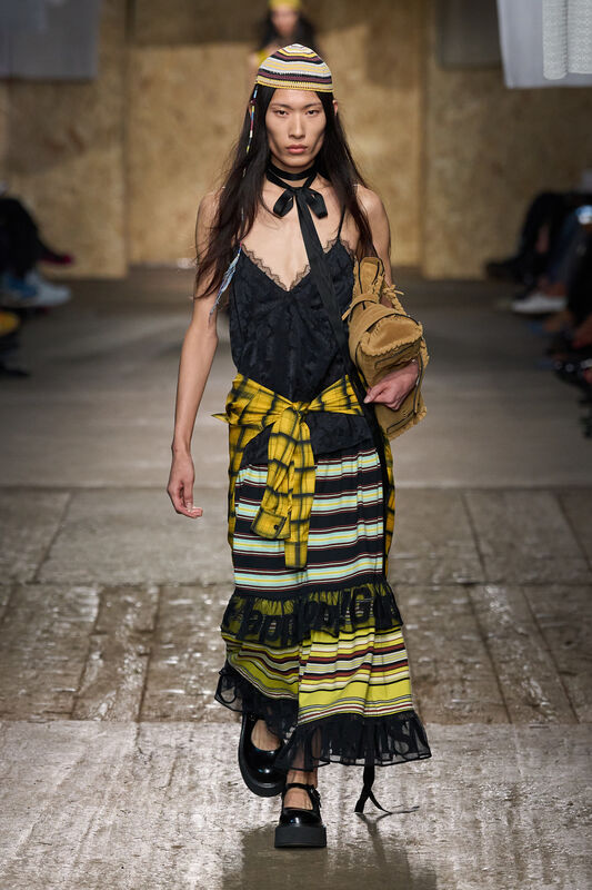 Moschino S25 019