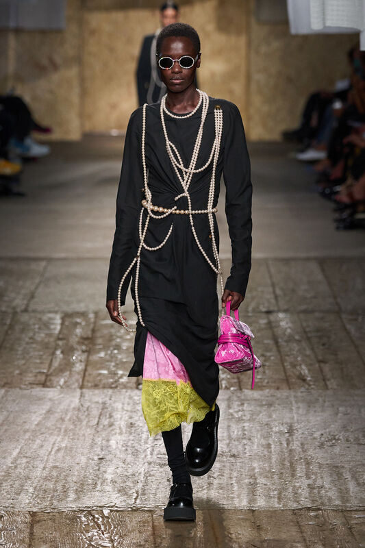 Moschino S25 021