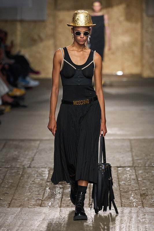 Moschino S25 023
