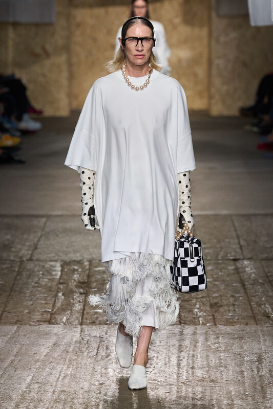 Moschino S25 031