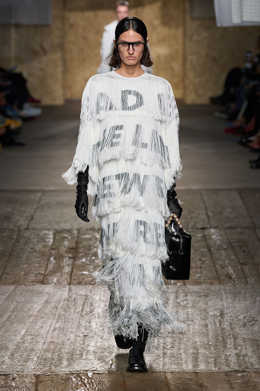 Moschino S25 032